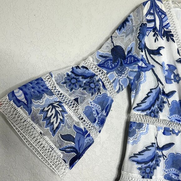 Entro Women's Blue and White Bell Sleeve Floral Large Dress - Picture 5 of 12